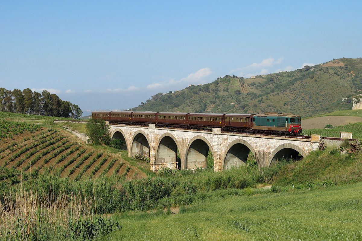 Sui Binari Della Sicilia Tornano I Treni Storici Della Fondazione FS