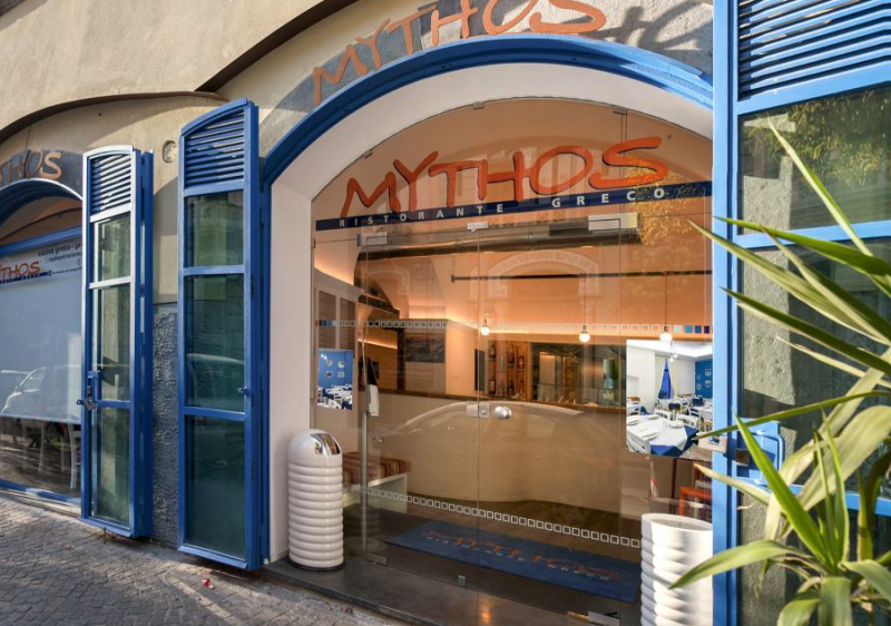 Salerno ristorante greco Mythos