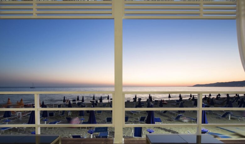 hotel-la-pineta-acciaroli-spiaggia