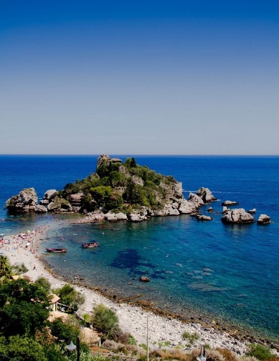 taormina-spiaggiaisolabella
