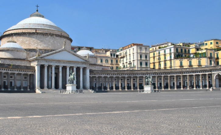 napoli-piazza-plebiscito