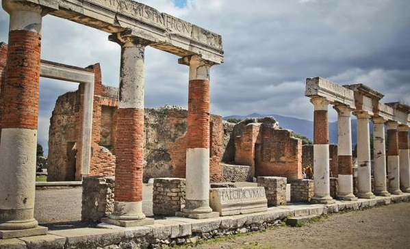 pompei-edifico-di-eumachia