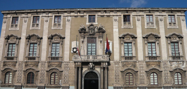 catania-palazzo-degli-elefanti