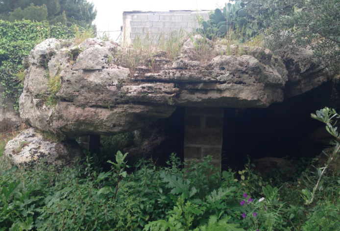 avola-dolmen