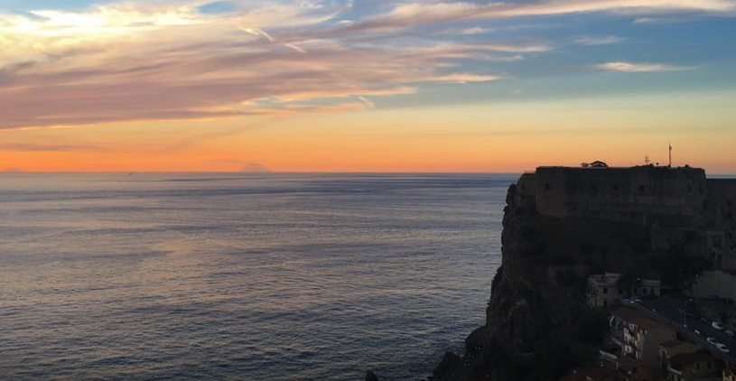 scilla-tramonto