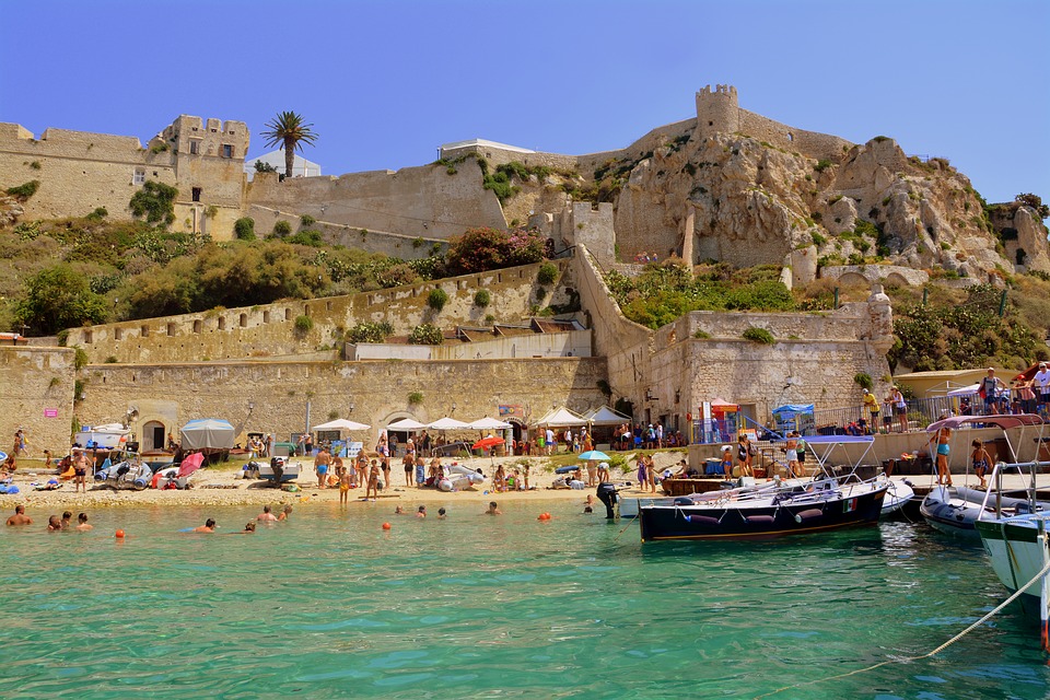isole-tremiti-spiaggia-del-castello