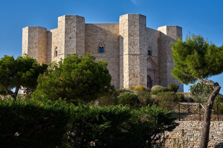 Castel del Monte cosa vedere, storia e leggenda Castel del Monte cosa vedere, storia e leggenda