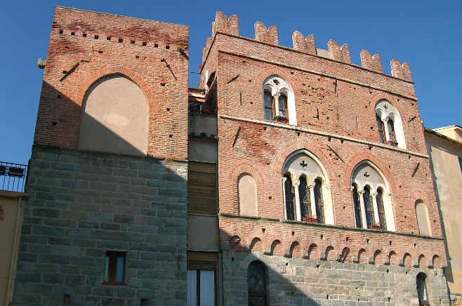 noli-palazzo-comunale
