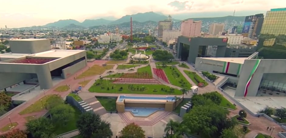 piazze-mondo-macroplaza-monterrey