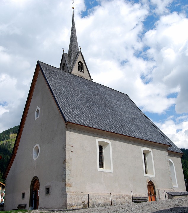 pozza-di-fassa-chiesa