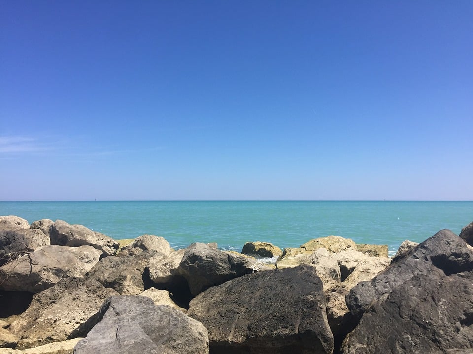 abruzzo-mare-scogliera