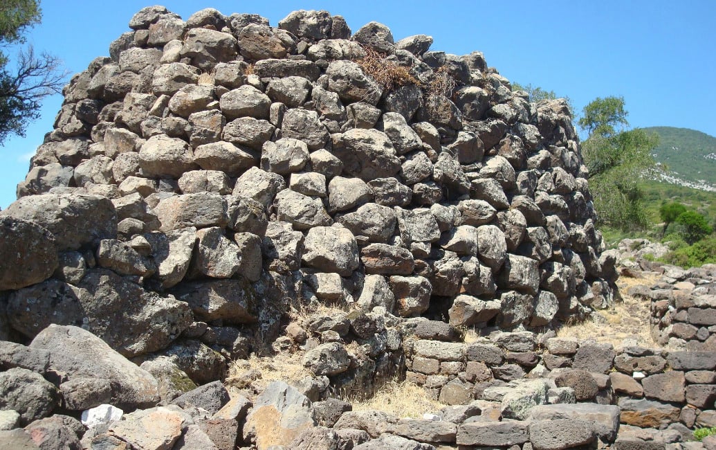 cala-gonone-nuraghe-mannu