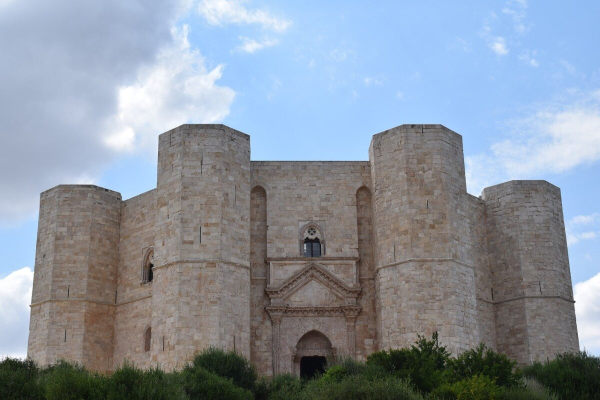 castel-del-monte-3855013_1280
