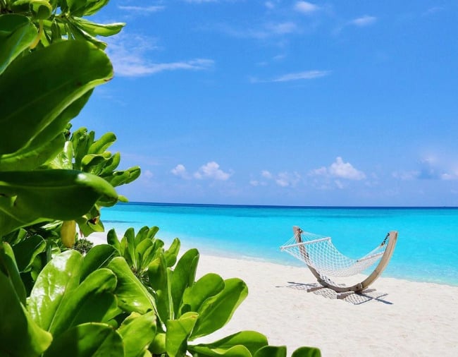 Fushifaru-resort-spiaggia-sabbia