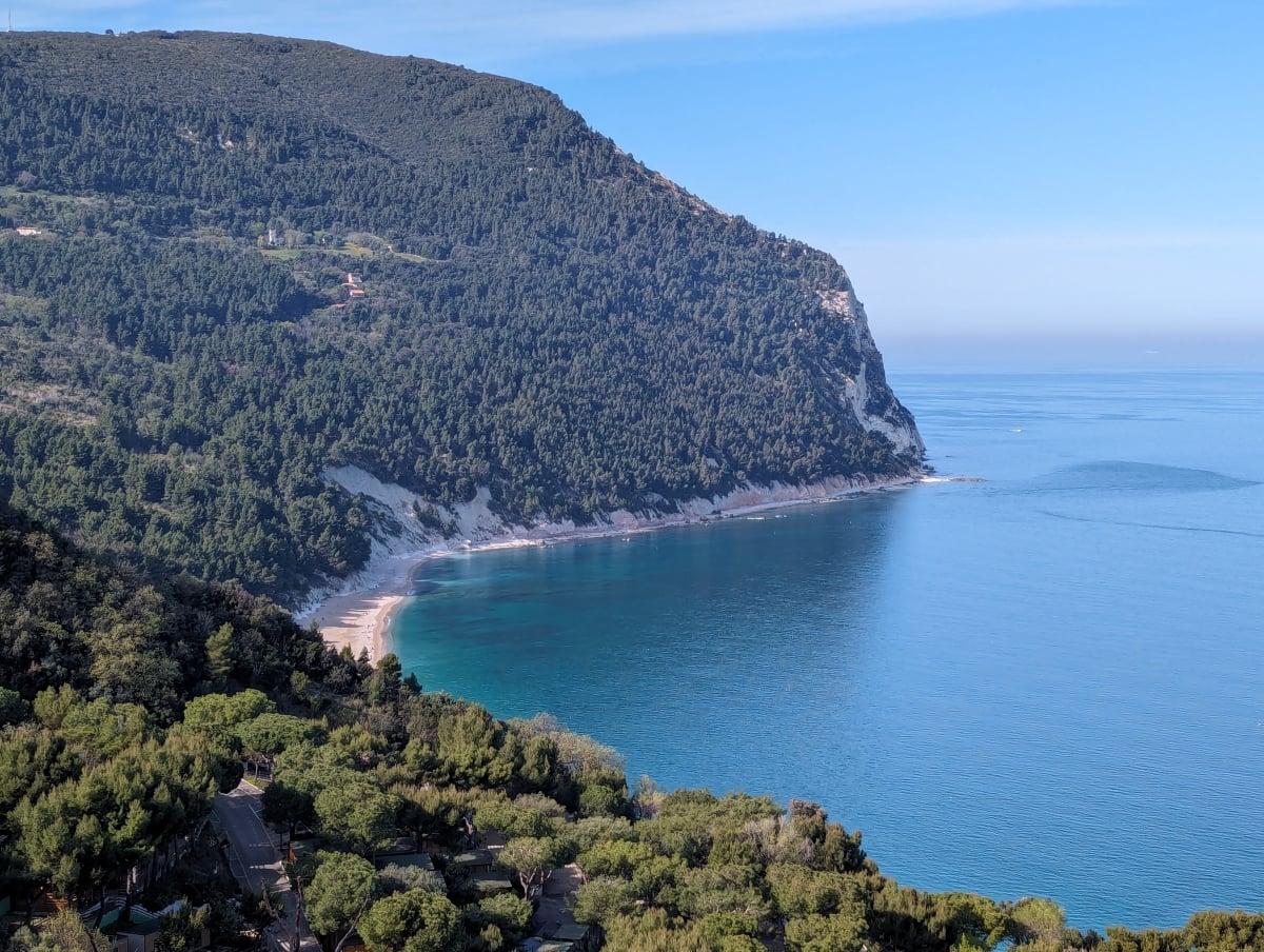 Le 6 località balneari più economiche delle Marche dove organizzare vacanze di tutto rispetto