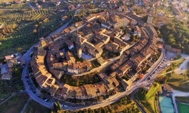 Visitare Lucignano "La Perla Della Valdichiana": Cosa Vedere Nel Borgo ...