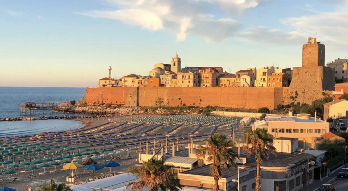 Visitare Termoli: cosa vedere e spiagge più belle del borgo molisano dei “trabocchi”