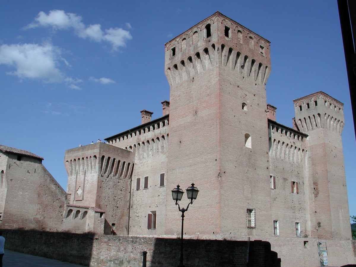 Visitare Vignola: cosa vedere durante un weekend nella Città dei Castelli e delle Ciliegie