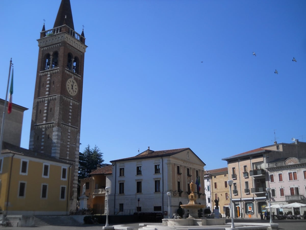 Cosa vedere e cosa fare a Bussolengo, la cittadina medievale famosa per il Villaggio di Babbo Natale
