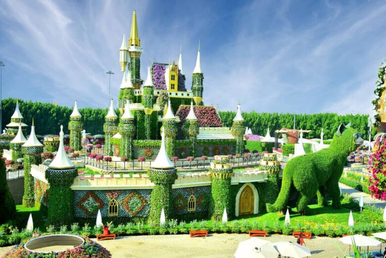 Viaggio alla scoperta di Dubai Miracle Garden, il giardino fiorito più bello e grande del mondo