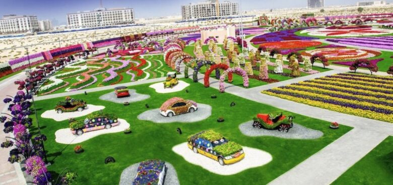 Viaggio alla scoperta di Dubai Miracle Garden, il giardino fiorito più bello e grande del mondo
