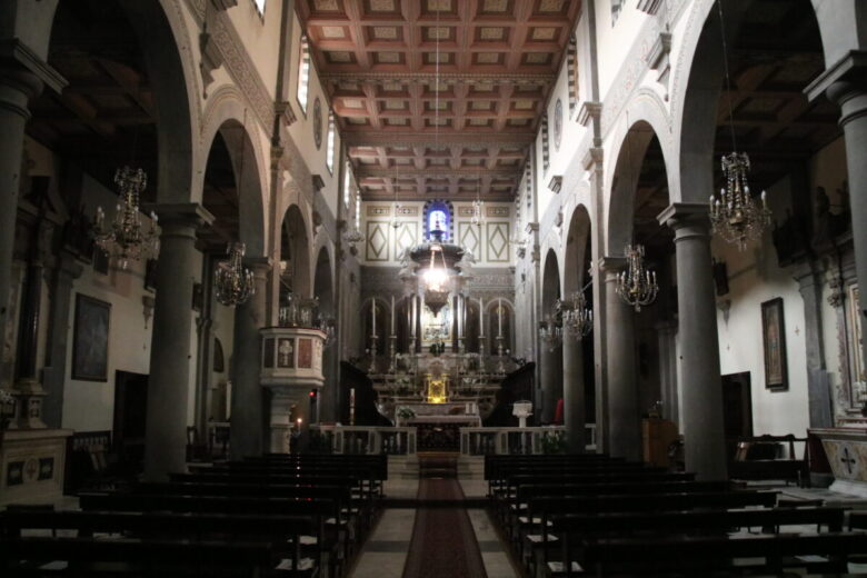 interni-chiesa-fivizzano