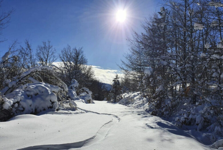 rocca-di-cambio-paesaggio-neve