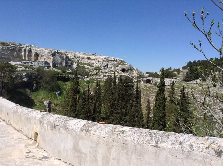 10 cose da vedere a Gravina in Puglia, il dell'Alta Murgia scavato nella roccia calcarea