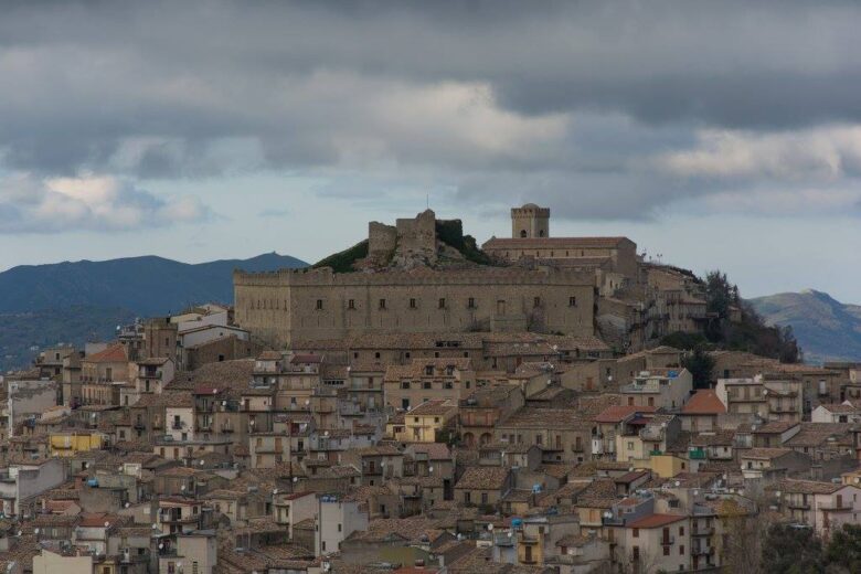 montalbano-elicona-castello-sicilia