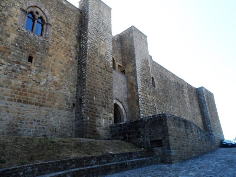 lagopesole-castello