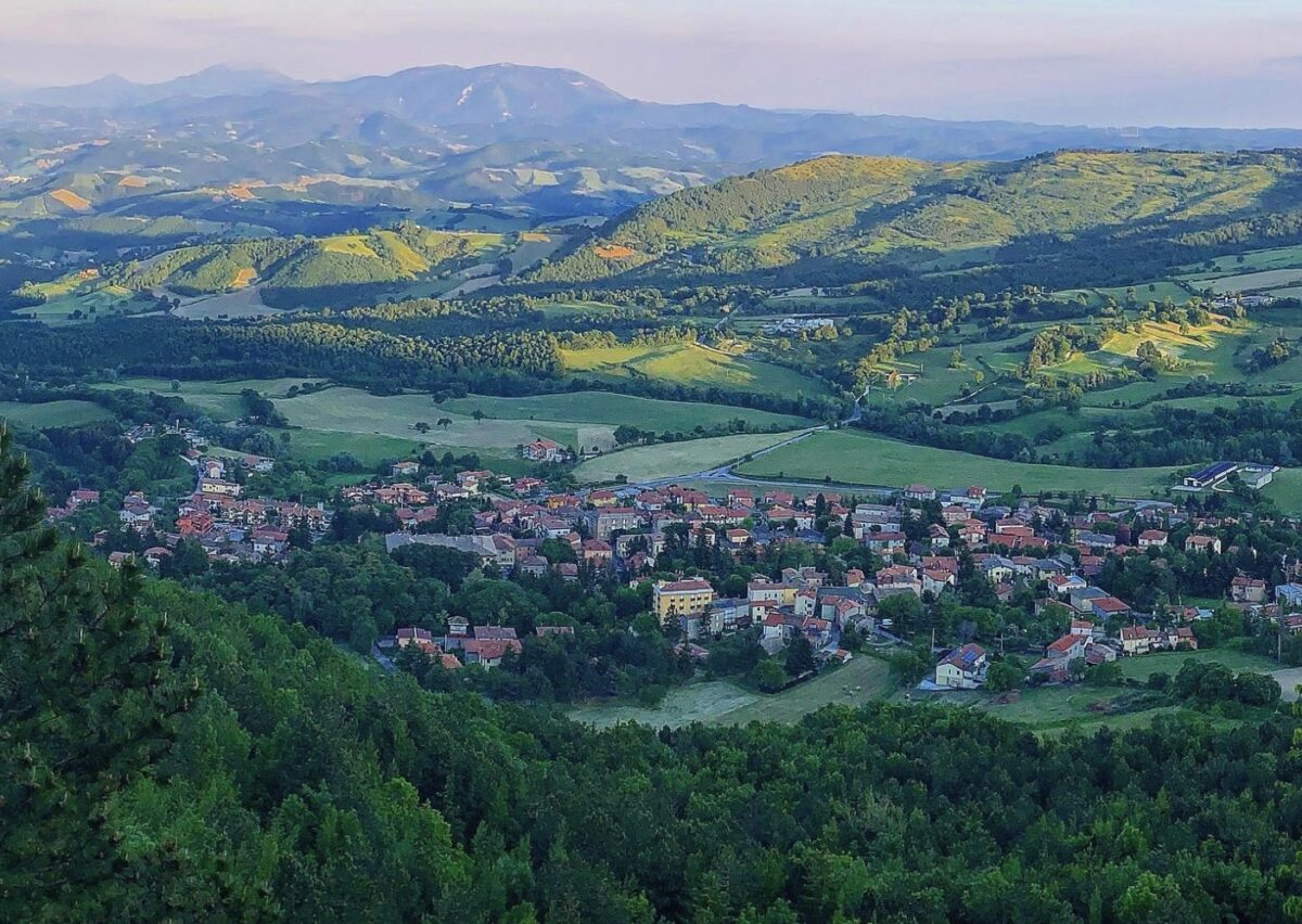 Cosa vedere a Carpegna: cosa fare e passeggiate nel “Borgo del Prosciutto”