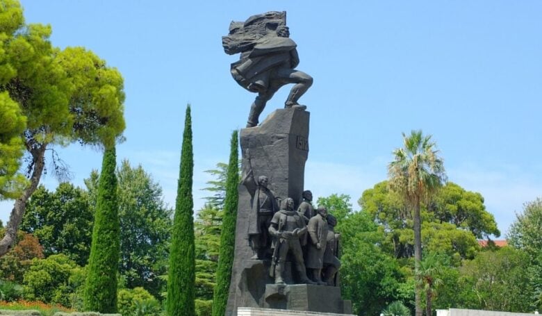 cosa-vedere-valona-monumento-all-indipendenza