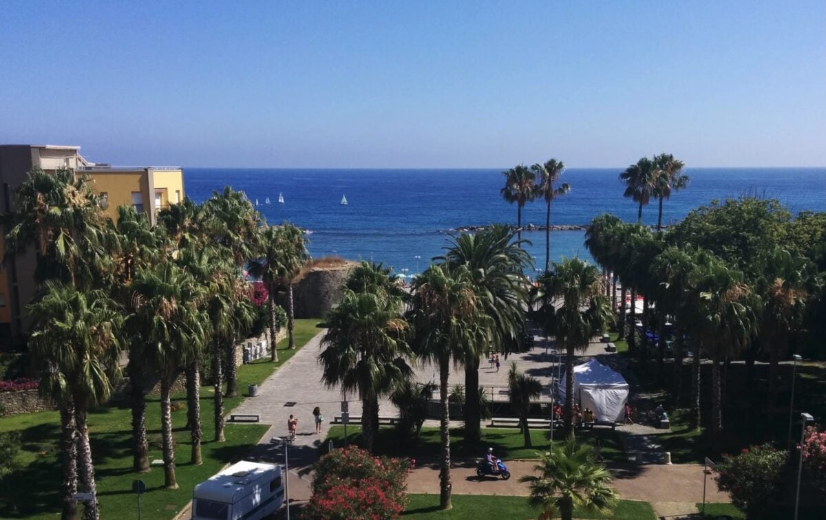 Galleria foto - Vacanze a San Bartolomeo al Mare: cosa vedere, spiagge libere e stabilimenti balneari Foto 4