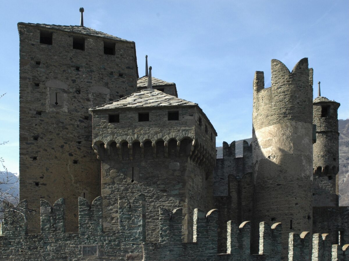 Castello di Fenis orari, prezzi e durata della visita Castello di Fenis orari, prezzi e durata della visita