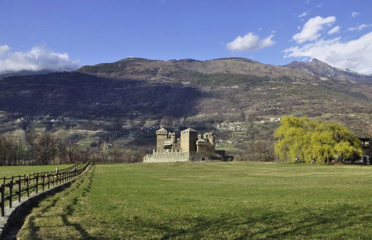 Castello di Fenis orari, prezzi e durata della visita Castello di Fenis orari, prezzi e durata della visita