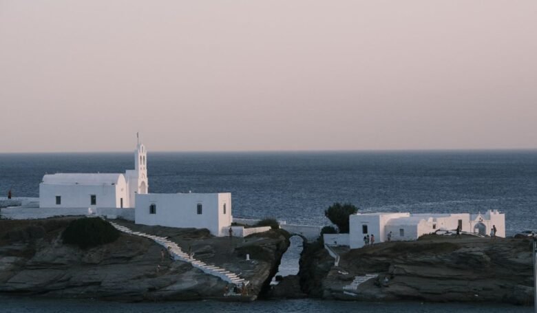 sifnos-cosa-vedere-monastero-Chrissopigi