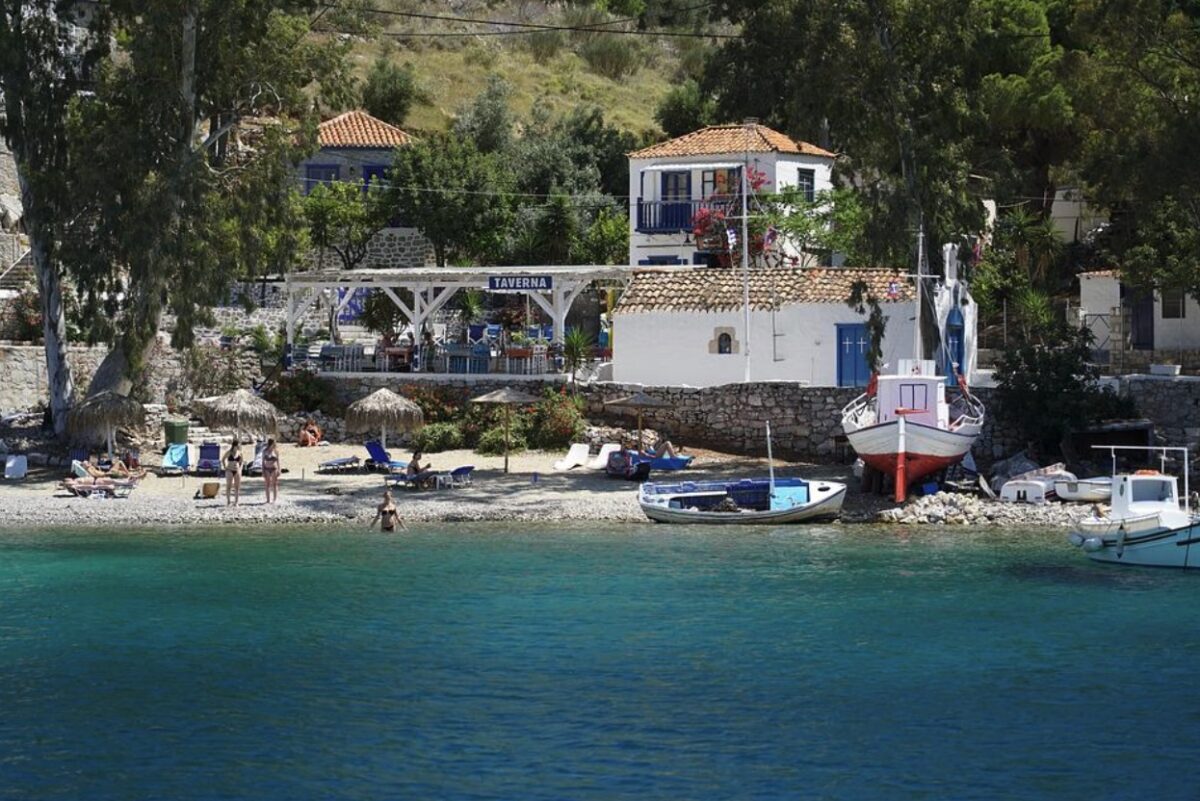 Benvenuti a Hydra, l’Isola della Grecia diventata cool e fashion grazie a Chiara Ferragni
