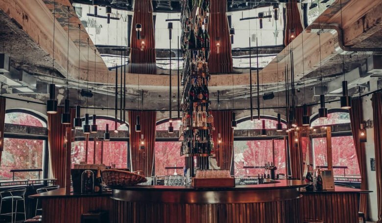 La Folie Douce Hotels Bar &#8211; Chamonix