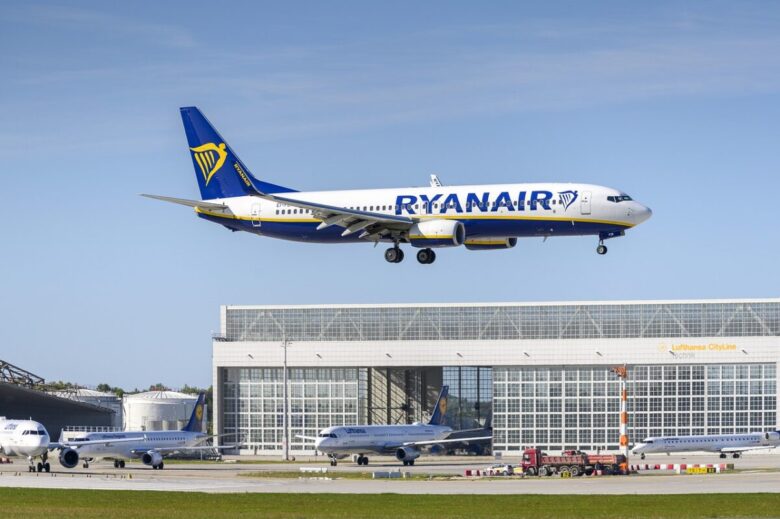 ryanair-g055765190_1280