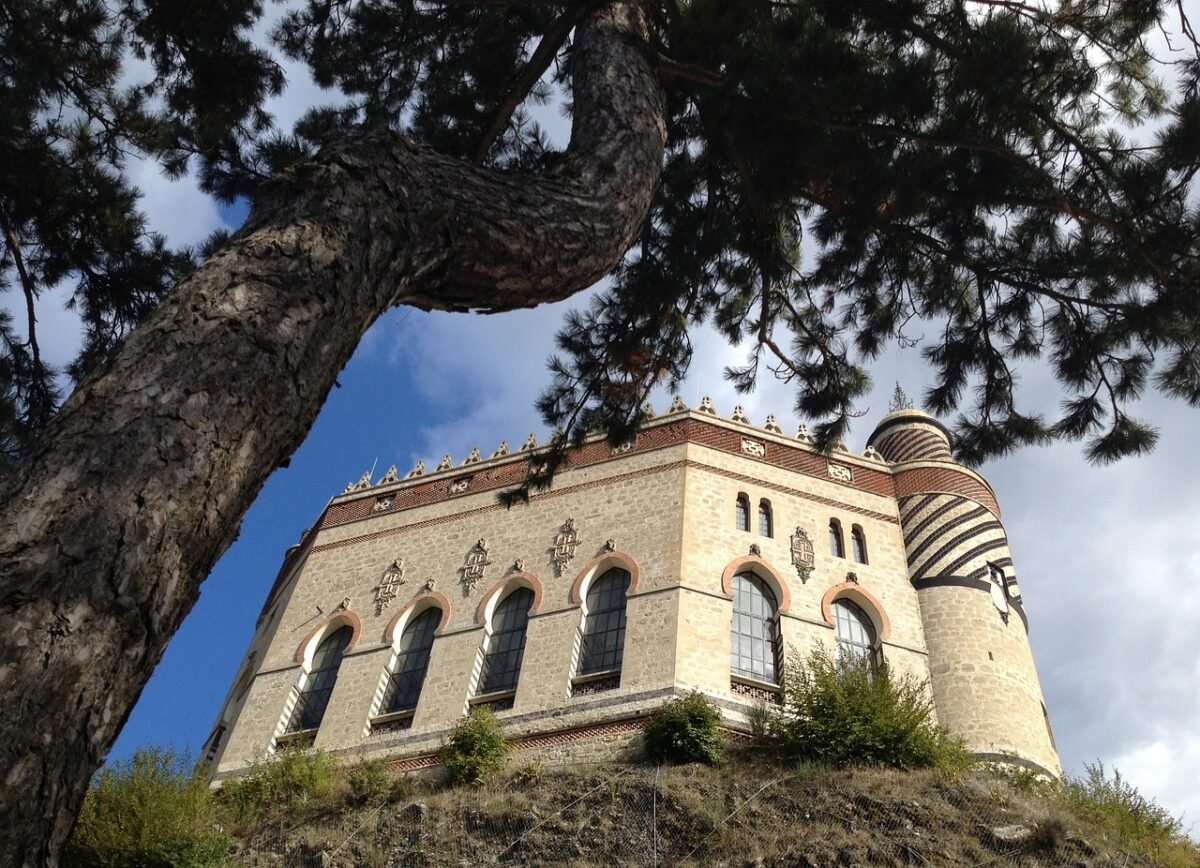 Castello di Rocchetta Mattei Castello di Rocchetta Mattei