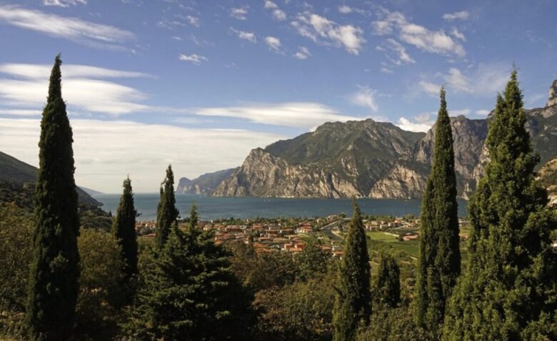 lago-di-garda-panorama lago-di-garda-panorama