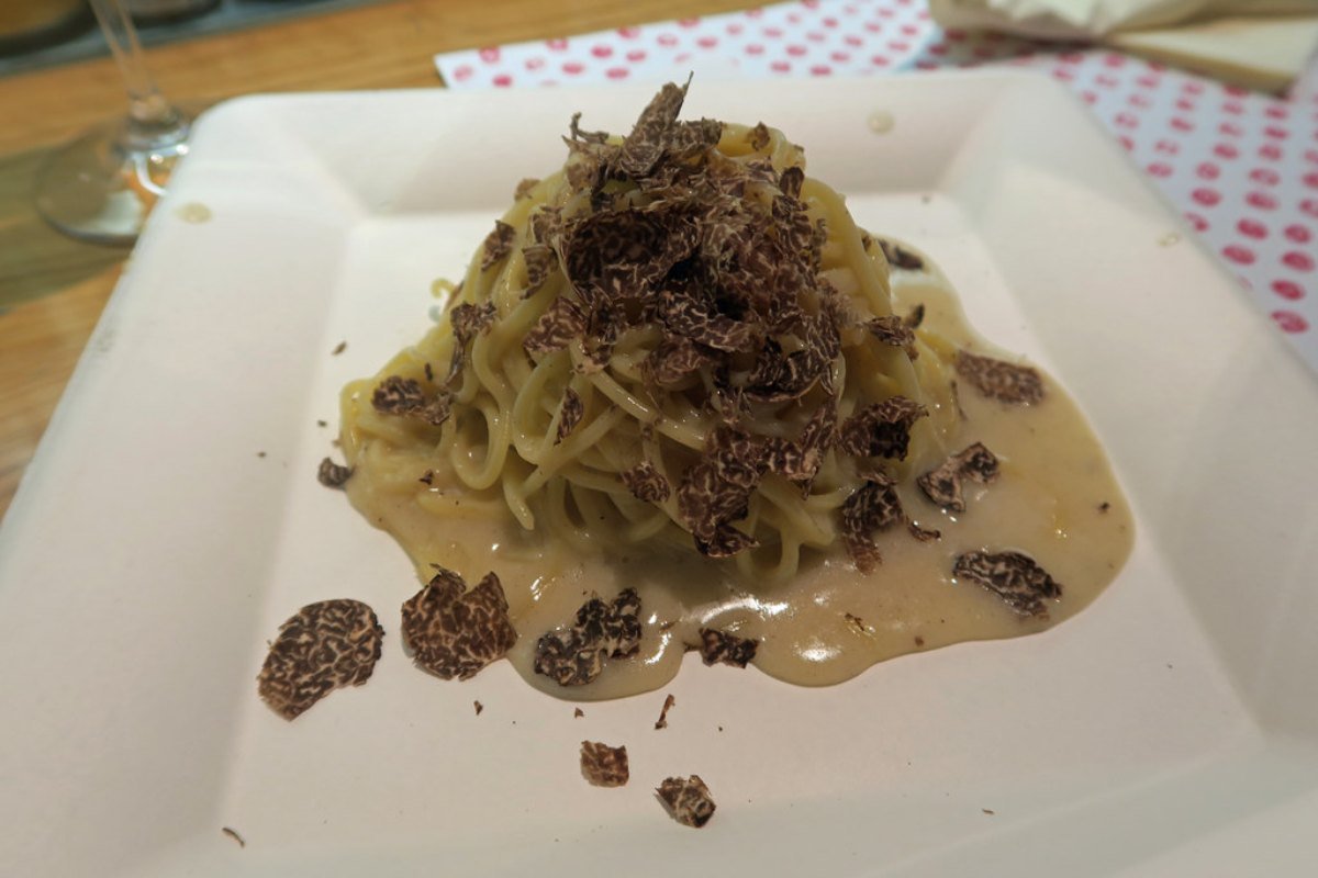 Tagliolini al tartufo nero Tagliolini al tartufo nero
