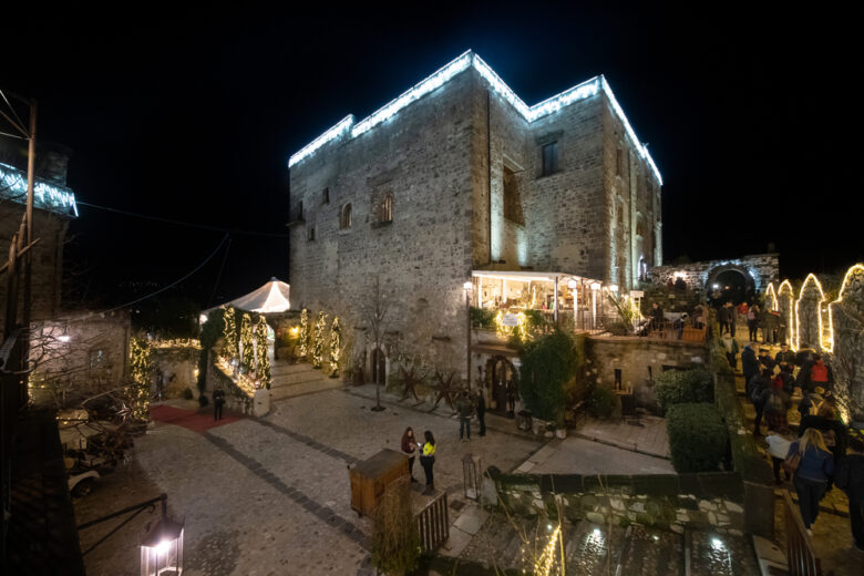 Traditional,Christmas,Market,In,The,Medieval,Castle,Of,Limatola,,Campania,