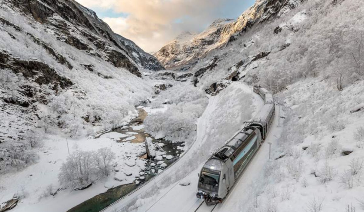 Flamsbana: scopri il treno delle meraviglie della Norvegia che attraversa scenari da fiaba tra fiordi e cascate