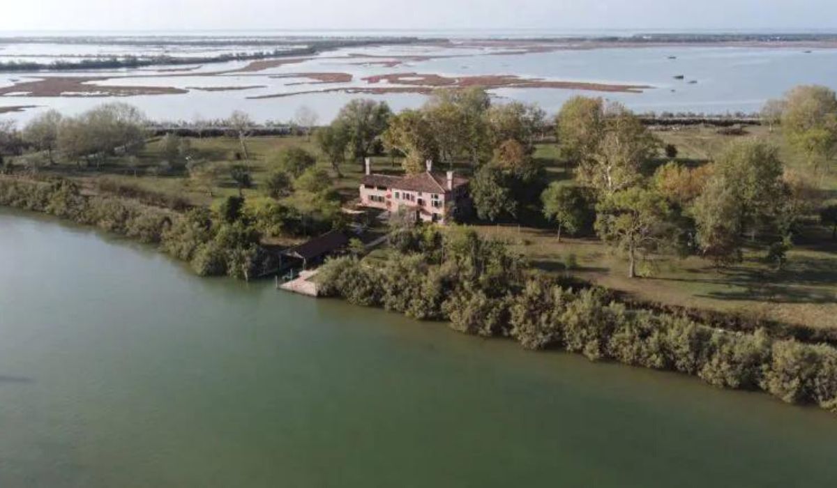 A Venezia si può affittare un’intera isola tutta per sé con una villa Seicentesca. Ecco come fare