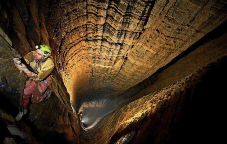 veryovkina-cave veryovkina-cave