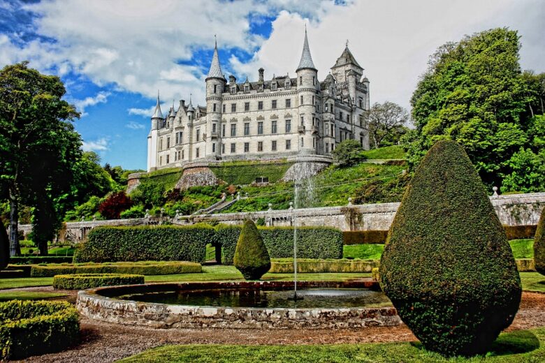dunrobin (ph credit pixabay) dunrobin (ph credit pixabay)