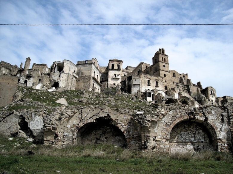 borgo-di-craco-in-basilicata borgo-di-craco-in-basilicata