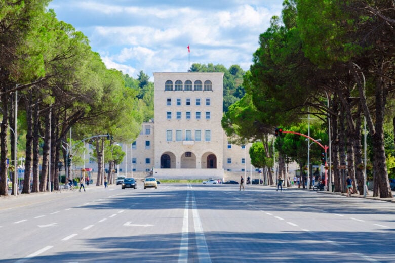 Bulevardi Deshmoret e Kombit Tirana Bulevardi Deshmoret e Kombit Tirana