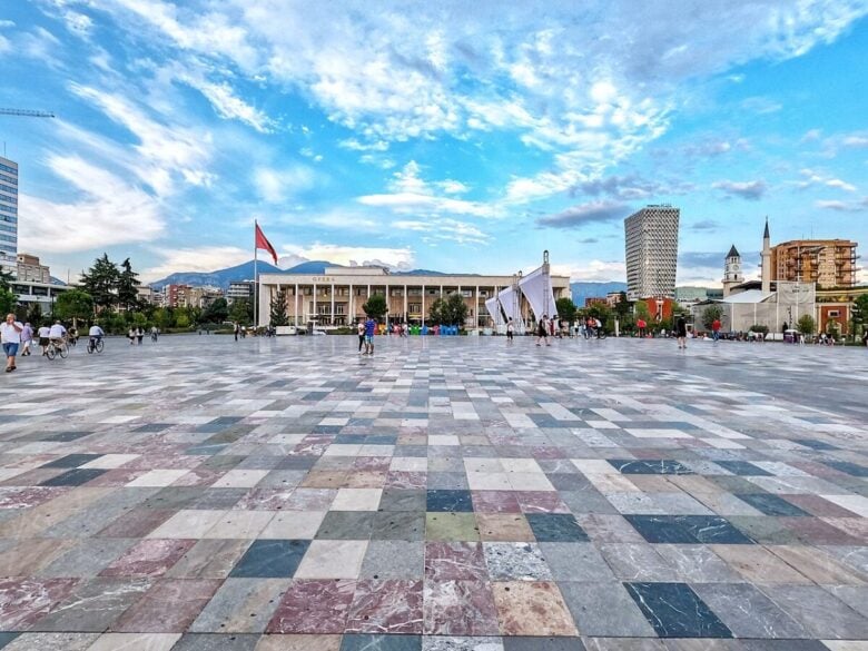 Piazza Castriota Scanderbeg - Tirana Piazza Castriota Scanderbeg - Tirana